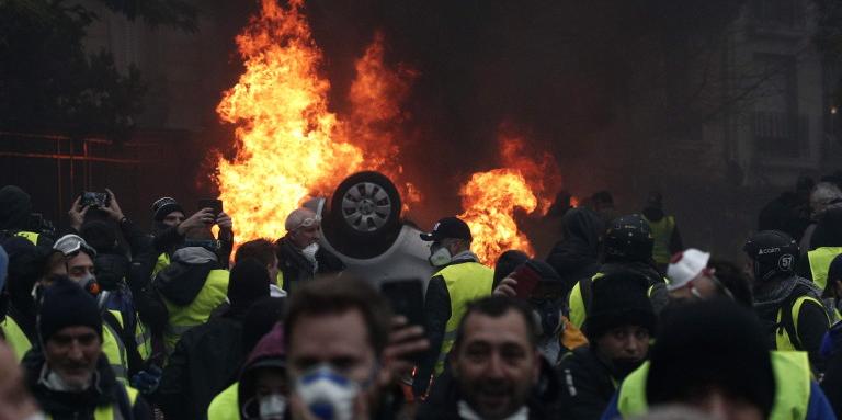 Протестите отложиха почти целия кръг във Франция